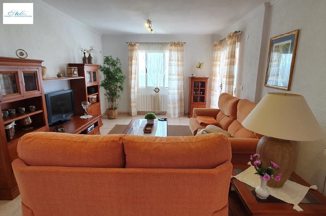 Einfamilienhaus in Oliva zu verkaufen, Wohnfläche 123 m², Baujahr 2002, Zustand gepflegt, + Zentralheizung, Grundstück 700 m², 2 Schlafzimmer, 2 Badezimmer, ref.: RA-0321-7