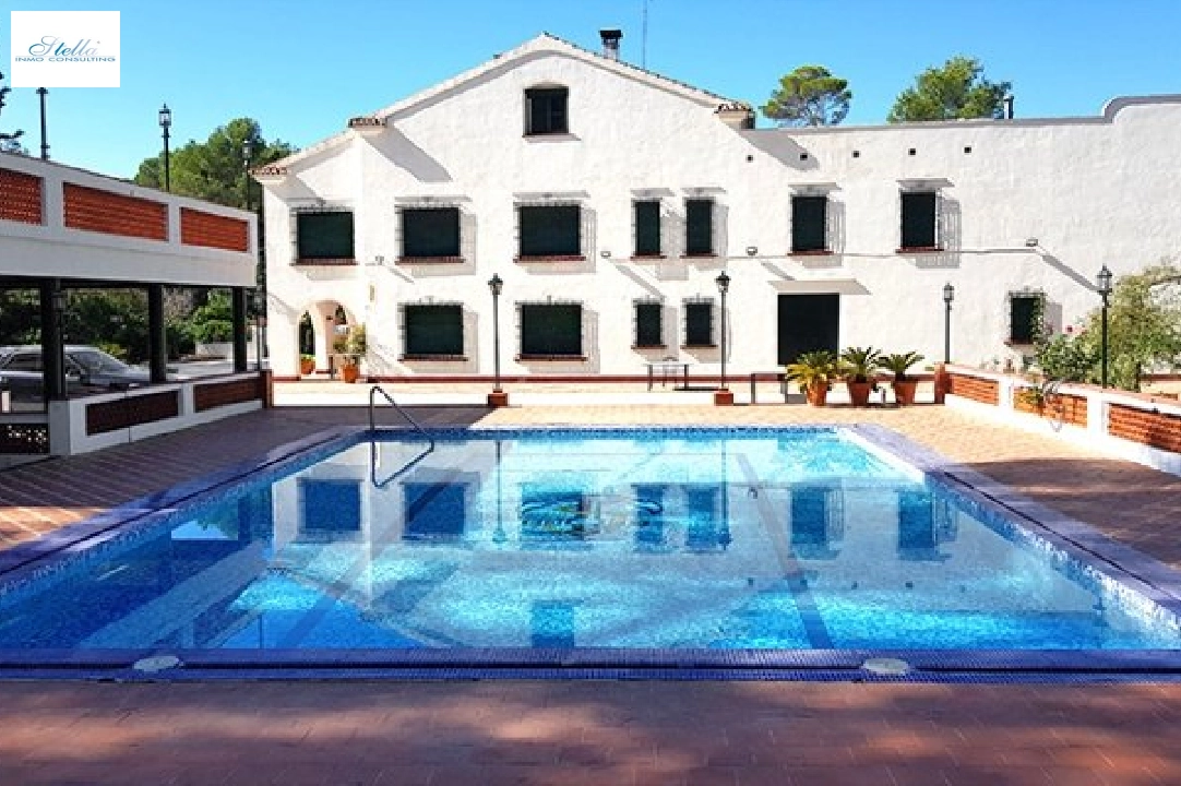 Villa in Gandia zu verkaufen, Wohnfläche 1300 m², Grundstück 200000 m², 20 Badezimmer, ref.: BS-3974641-43