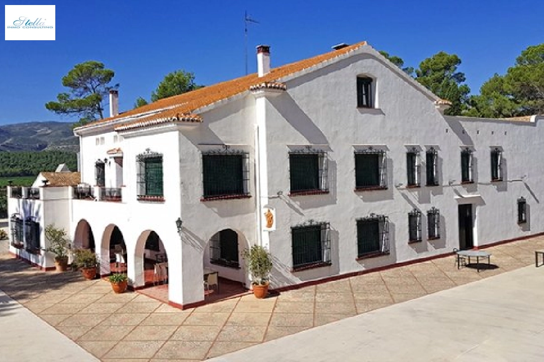 Villa in Gandia zu verkaufen, Wohnfläche 1300 m², Grundstück 200000 m², 20 Badezimmer, ref.: BS-3974641-49