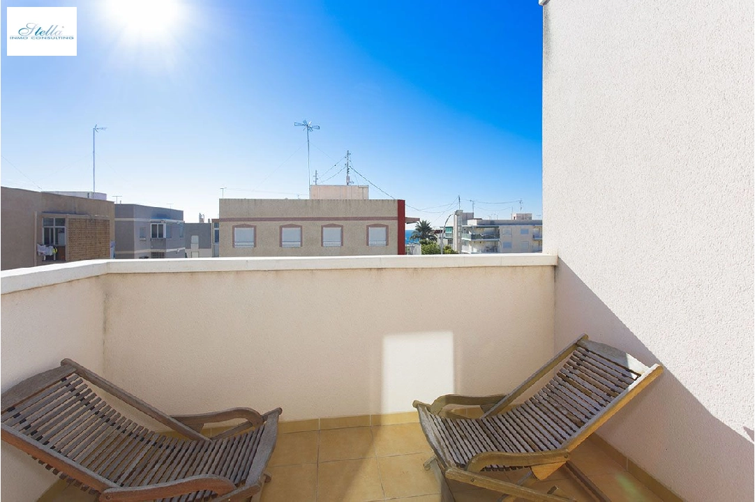 Reihenhaus in Santa Pola zu verkaufen, Wohnfläche 156 m², Zustand Erstbezug, Grundstück 80 m², 3 Schlafzimmer, 3 Badezimmer, Pool, ref.: HA-SPN-700-R06-9