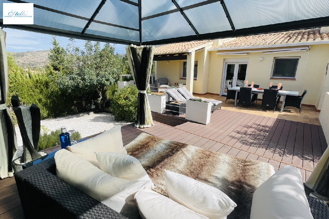 Villa in Denia-La Sella(La Sella ) zur Ferienvermietung, Wohnfläche 111 m², Baujahr 1986, + Zentralheizung, Klimaanlage, Grundstück 495 m², 3 Schlafzimmer, 2 Badezimmer, Pool, ref.: T-0424-2