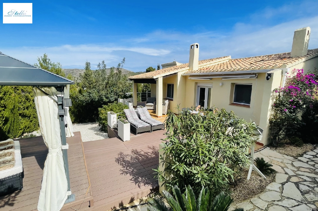 Villa in Denia-La Sella(La Sella ) zur Ferienvermietung, Wohnfläche 111 m², Baujahr 1986, + Zentralheizung, Klimaanlage, Grundstück 495 m², 3 Schlafzimmer, 2 Badezimmer, Pool, ref.: T-0424-8