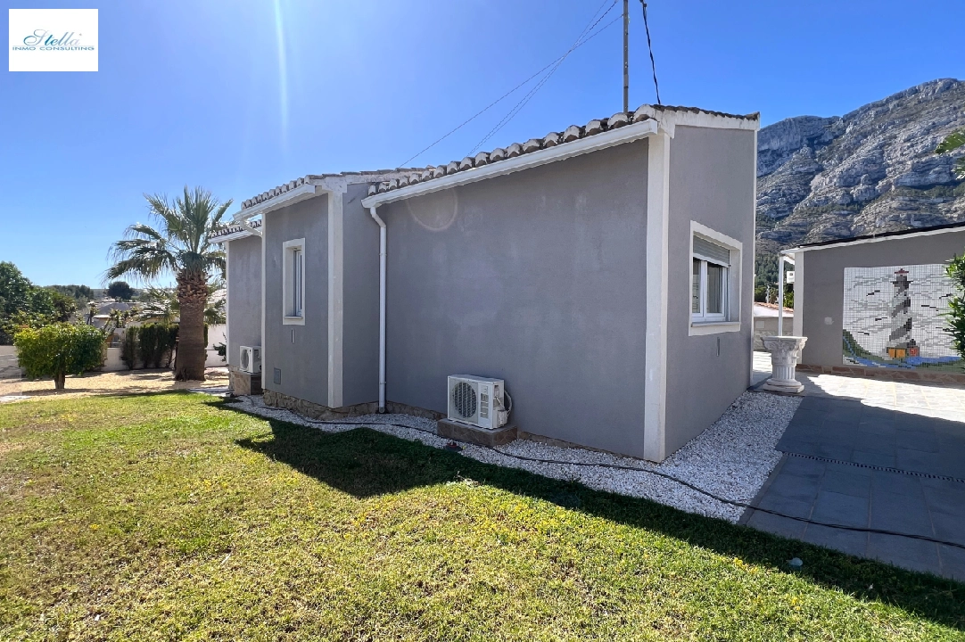 Villa in Denia zur Ferienvermietung, Wohnfläche 166 m², Baujahr 1978, + Ofen, Klimaanlage, Grundstück 802 m², 2 Schlafzimmer, 2 Badezimmer, Pool, ref.: T-0224-21