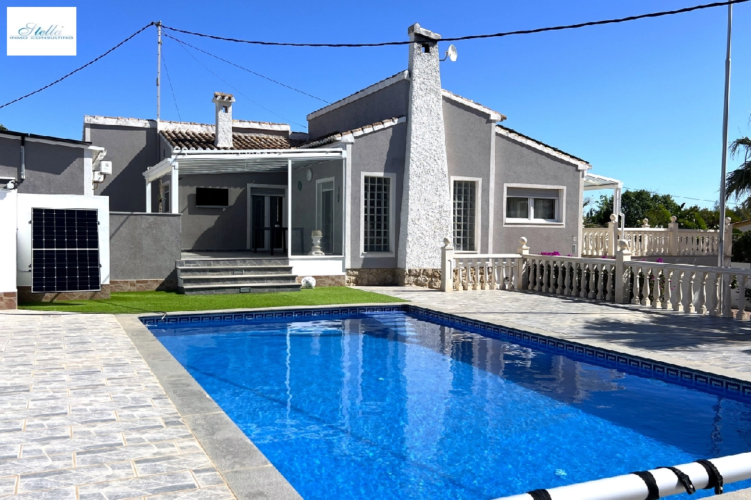 Villa in Denia zur Ferienvermietung, Wohnfläche 166 m², Baujahr 1978, + Ofen, Klimaanlage, Grundstück 802 m², 2 Schlafzimmer, 2 Badezimmer, Pool, ref.: T-0224-29