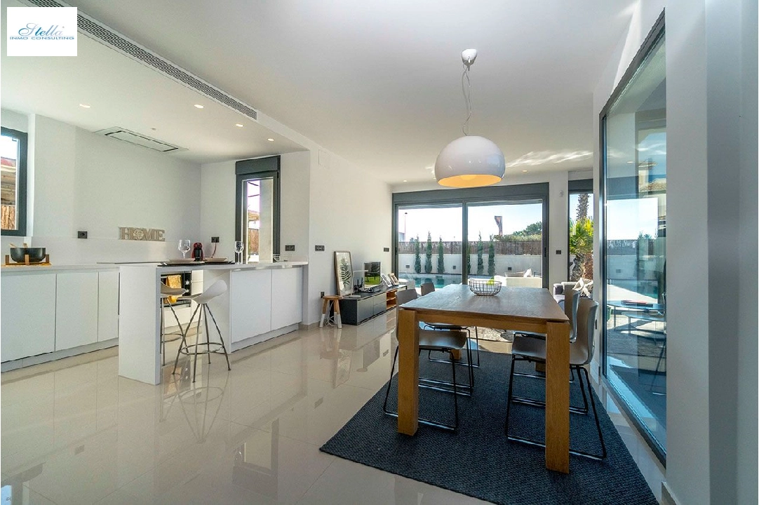 Villa in La Marina zu verkaufen, Wohnfläche 235 m², Zustand Erstbezug, Klimaanlage, Grundstück 272 m², 3 Schlafzimmer, 3 Badezimmer, Pool, ref.: HA-MAN-246-E01-5