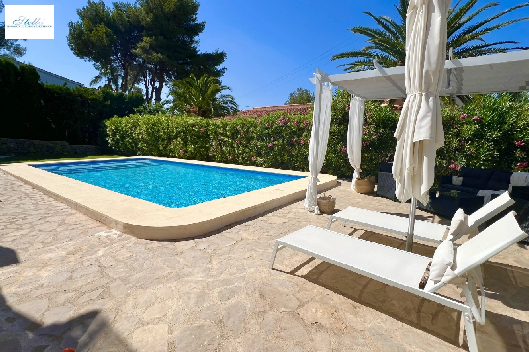 Villa in Denia zu verkaufen, Wohnfläche 185 m², Baujahr 1979, Zustand gepflegt, + Zentralheizung, Klimaanlage, Grundstück 946 m², 3 Schlafzimmer, 3 Badezimmer, Pool, ref.: FK-0924-15