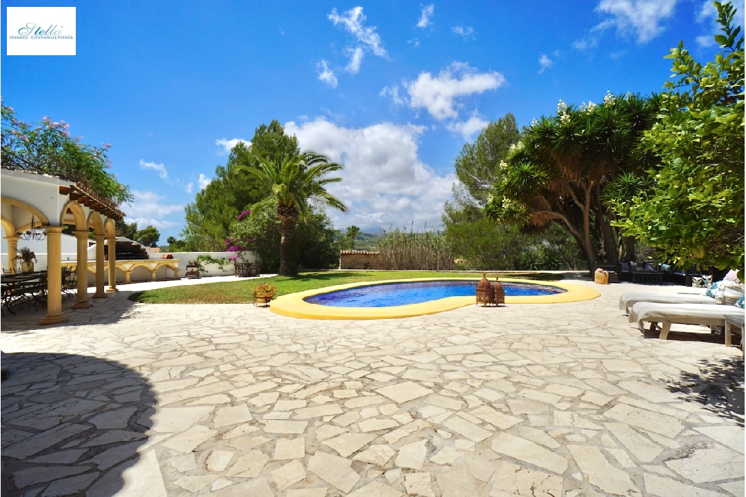 Villa in Moraira(Moraira Alcasar) zu verkaufen, Wohnfläche 267 m², Klimaanlage, Grundstück 972 m², 5 Schlafzimmer, 3 Badezimmer, Pool, ref.: CA-H-1781-AMBI-3