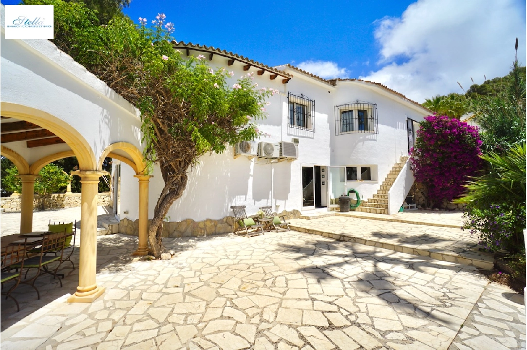 Villa in Moraira(Moraira Alcasar) zu verkaufen, Wohnfläche 267 m², Klimaanlage, Grundstück 972 m², 5 Schlafzimmer, 3 Badezimmer, Pool, ref.: CA-H-1781-AMBI-41