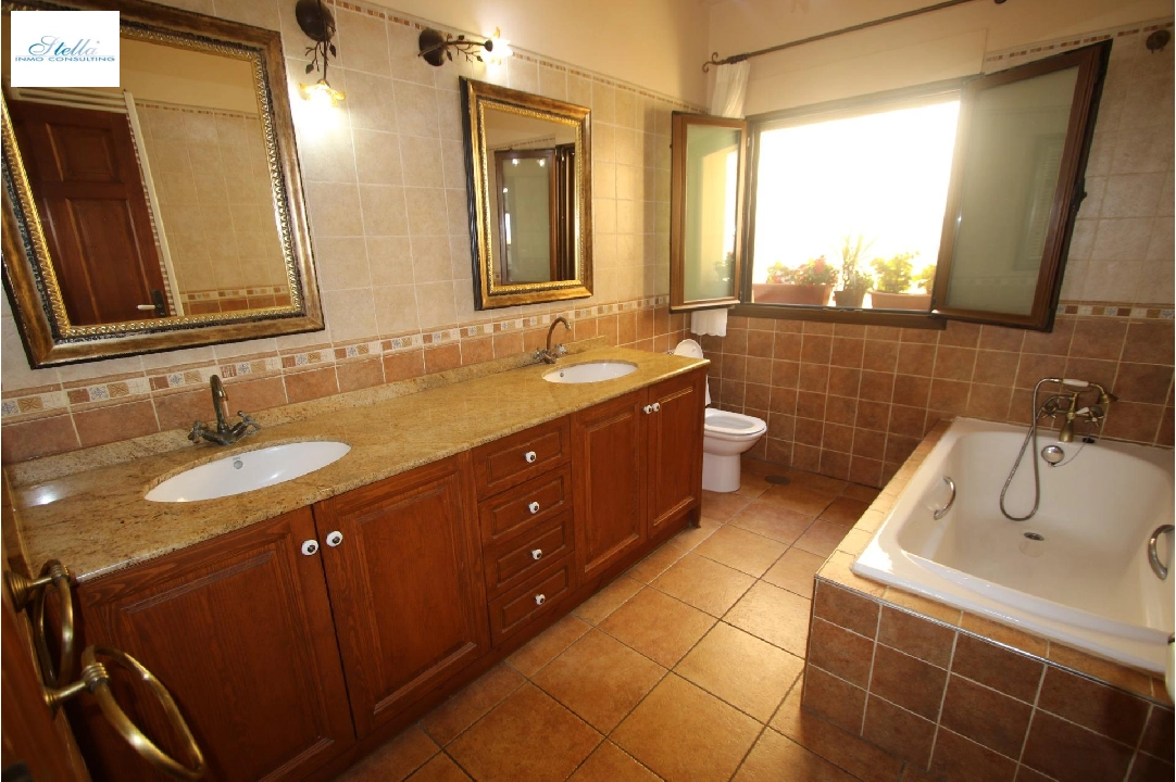 Villa in Callosa d-en Sarria(Callosa D en Sarria) zu verkaufen, Wohnfläche 162 m², Grundstück 670 m², 4 Schlafzimmer, 2 Badezimmer, Pool, ref.: COB-3147-10535-32