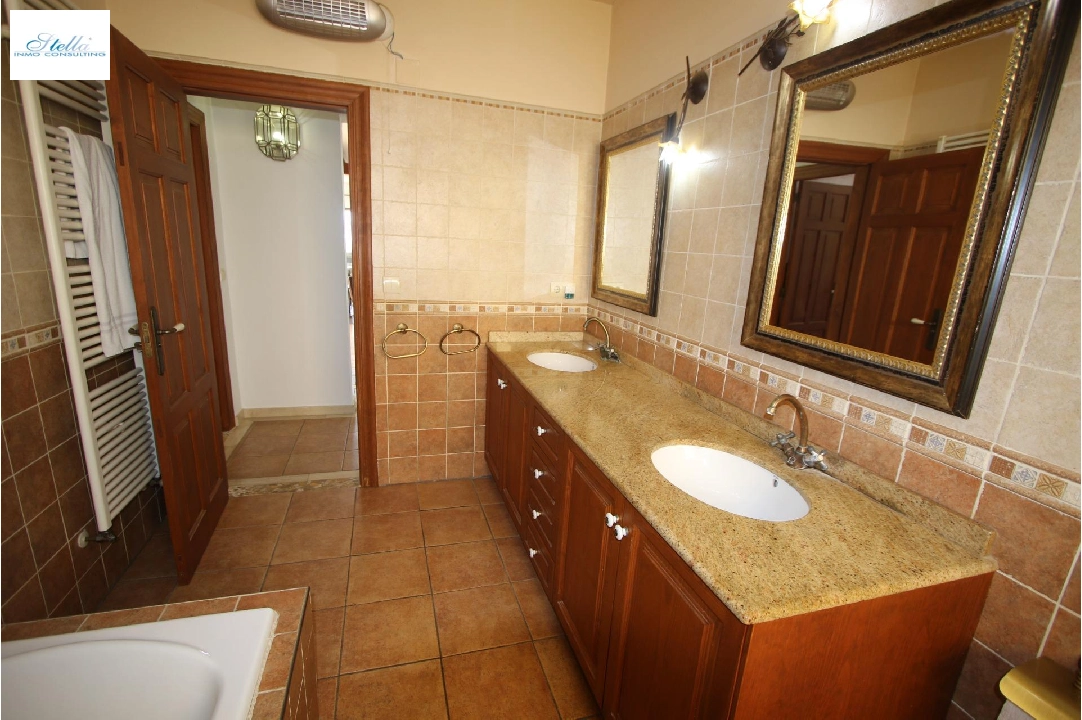 Villa in Callosa d-en Sarria(Callosa D en Sarria) zu verkaufen, Wohnfläche 162 m², Grundstück 670 m², 4 Schlafzimmer, 2 Badezimmer, Pool, ref.: COB-3147-10535-33