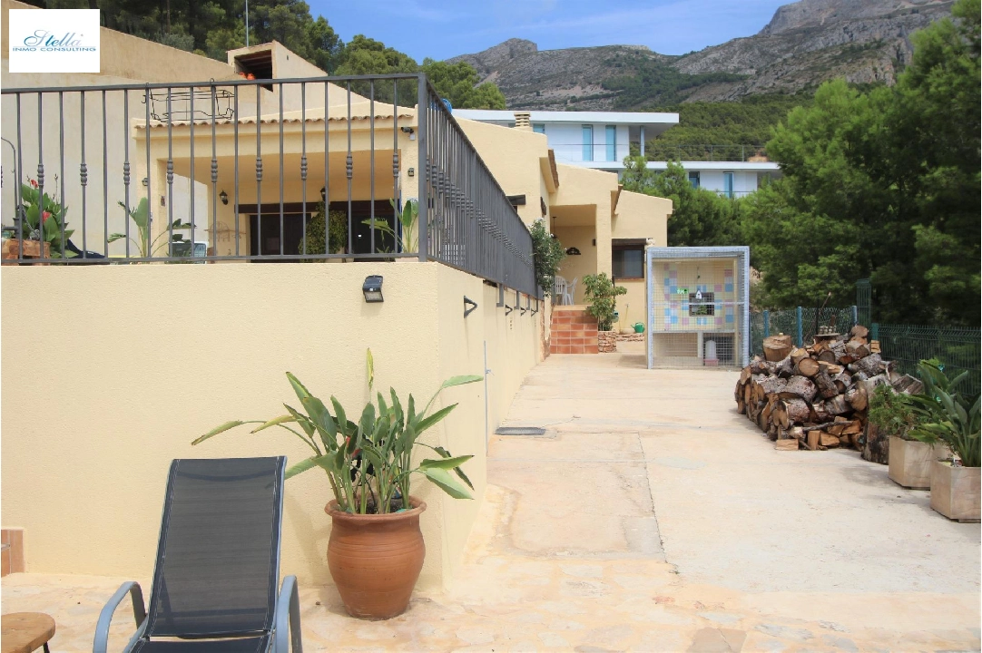 Villa in Callosa d-en Sarria(Callosa D en Sarria) zu verkaufen, Wohnfläche 162 m², Grundstück 670 m², 4 Schlafzimmer, 2 Badezimmer, Pool, ref.: COB-3147-10535-8