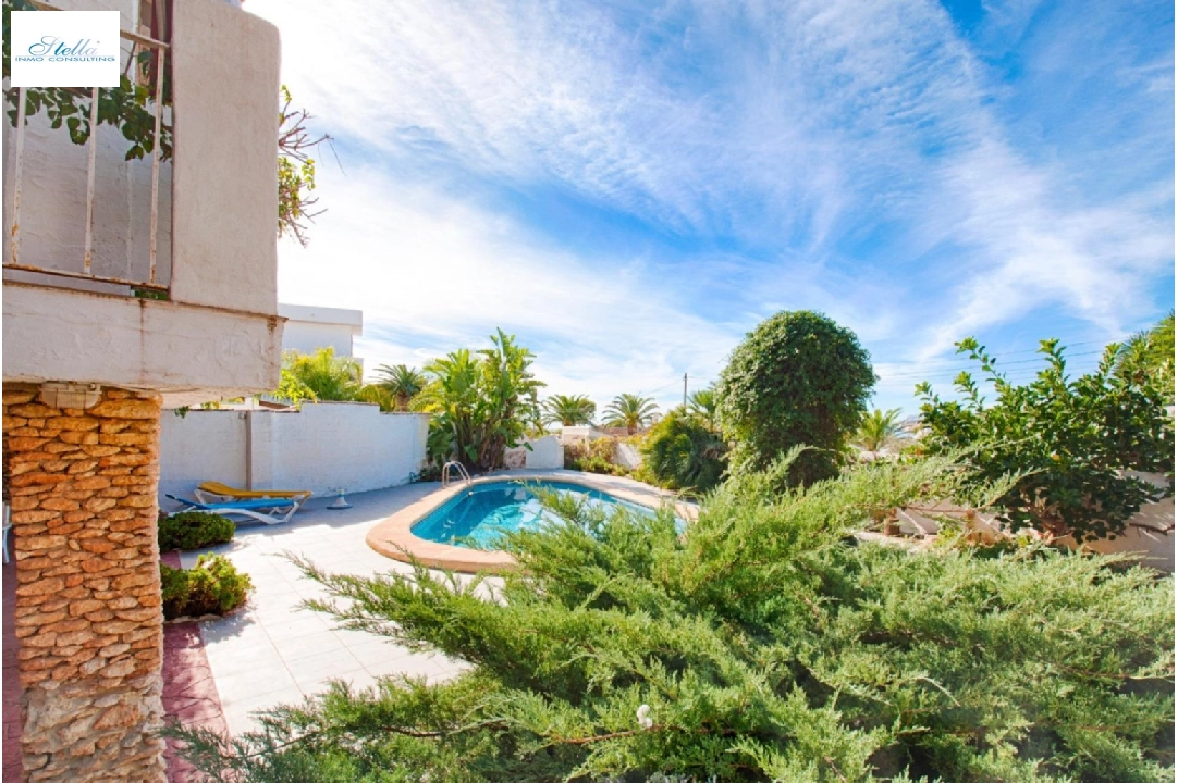 Villa in Moraira zu verkaufen, Wohnfläche 326 m², Baujahr 1975, Klimaanlage, Grundstück 791 m², 6 Schlafzimmer, 6 Badezimmer, Pool, ref.: AM-12082DA-49