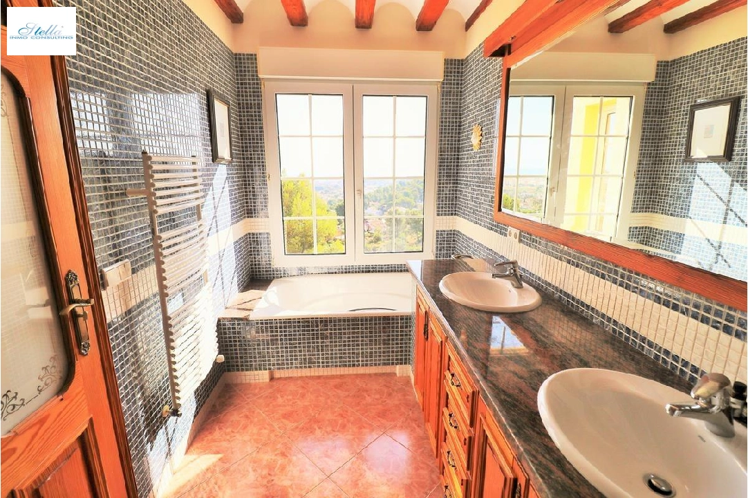 Villa in Denia zu verkaufen, Wohnfläche 319 m², Klimaanlage, Grundstück 900 m², 6 Schlafzimmer, 4 Badezimmer, Pool, ref.: AM-12170DA-43