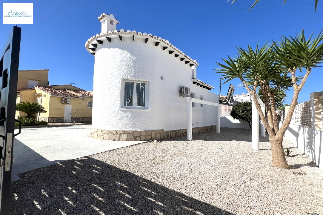 Villa in Els Poblets(Sorts de la mar 26A) zu verkaufen, Wohnfläche 80 m², Baujahr 1985, Zustand neuwertig, + KLIMA, Klimaanlage, Grundstück 303 m², 2 Schlafzimmer, 2 Badezimmer, Pool, ref.: AS-0824-4