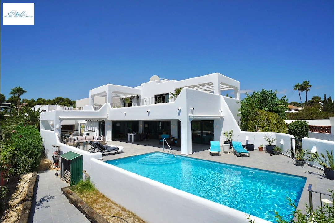 Villa in Moraira(Camarrocha) zu verkaufen, Wohnfläche 261 m², Klimaanlage, Grundstück 831 m², 3 Schlafzimmer, 3 Badezimmer, Pool, ref.: CA-H-1670-AMB-1