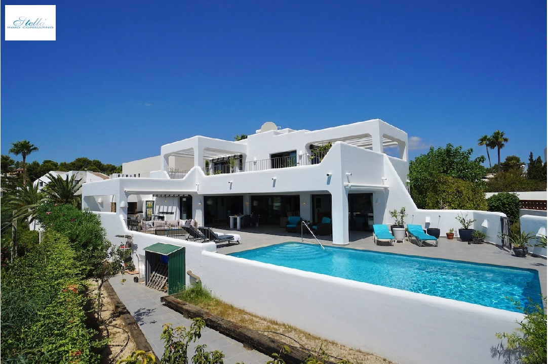 Villa in Moraira(Camarrocha) zu verkaufen, Wohnfläche 261 m², Klimaanlage, Grundstück 831 m², 3 Schlafzimmer, 3 Badezimmer, Pool, ref.: CA-H-1670-AMB-11