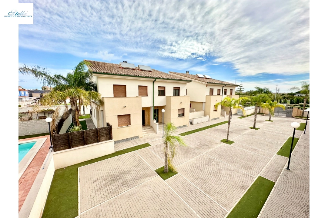 Reihenhaus in Gandia zu verkaufen, Wohnfläche 310 m², Baujahr 2008, + KLIMA, Klimaanlage, 4 Schlafzimmer, 3 Badezimmer, Pool, ref.: O-V92614-21