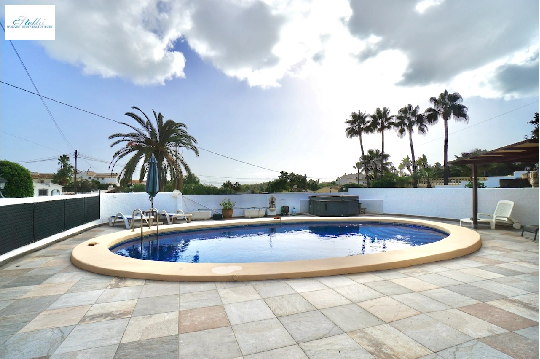 Villa in Moraira(Pinar del Advocat) zu verkaufen, Wohnfläche 184 m², Grundstück 795 m², 3 Schlafzimmer, 2 Badezimmer, Pool, ref.: CA-H-1838-AMB-32