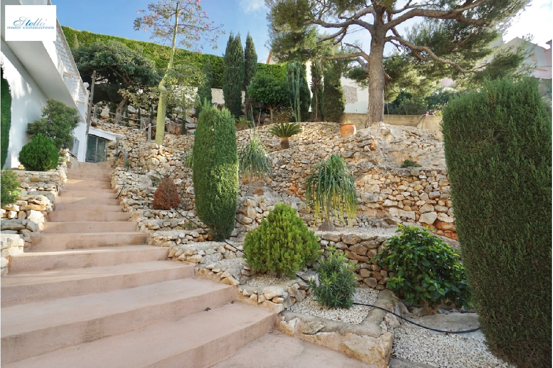 Villa in Moraira(Arnella) zu verkaufen, Wohnfläche 248 m², Klimaanlage, Grundstück 958 m², 5 Schlafzimmer, 3 Badezimmer, Pool, ref.: CA-H-1854-AMB-31