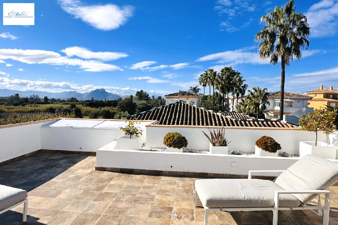 Penthouse Apartment in Denia(Las Marinas) zu verkaufen, Wohnfläche 168 m², Baujahr 98, Zustand neuwertig, + Fussbodenheizung, Klimaanlage, 4 Schlafzimmer, 3 Badezimmer, Pool, ref.: AS-0325-6