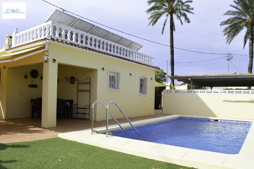 Villa in Denia zu verkaufen, Wohnfläche 121 m², Klimaanlage, Grundstück 623 m², 4 Schlafzimmer, 2 Badezimmer, Pool, ref.: CO-C25935-19