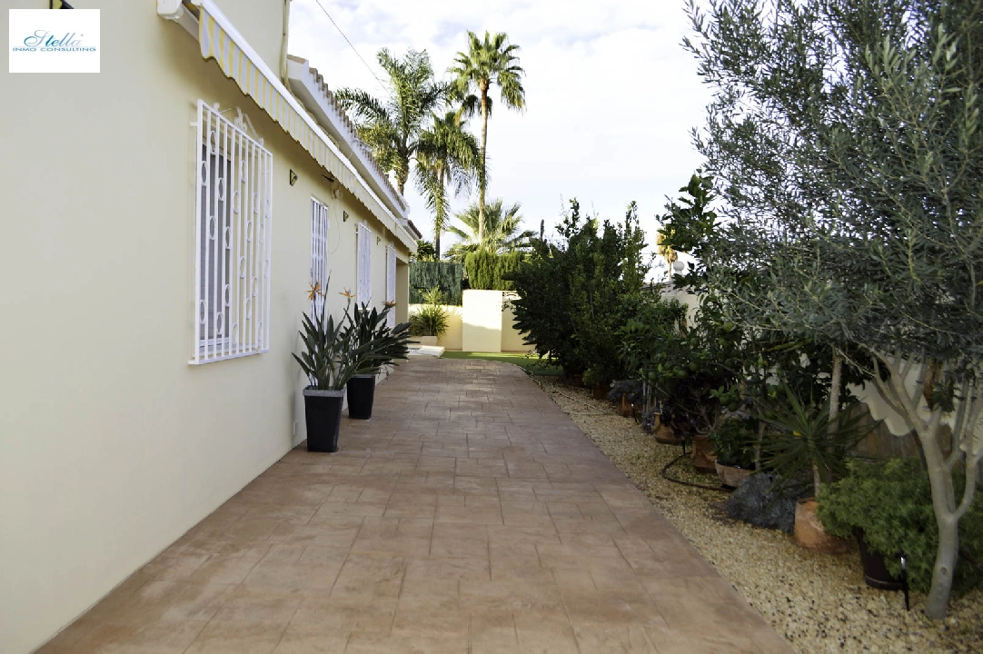 Villa in Denia zu verkaufen, Wohnfläche 121 m², Klimaanlage, Grundstück 623 m², 4 Schlafzimmer, 2 Badezimmer, Pool, ref.: CO-C25935-6